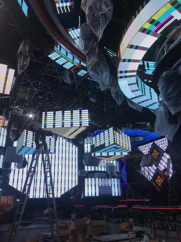 صفحه نمایش LED داخلی 500X500mm کابینت P2.6 P2.9 P3.9 P5.95