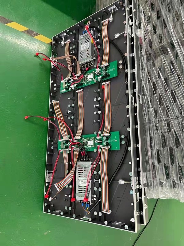 صفحه نمایش چند منظره ای داخلی LED 1200cd / مربع برای صحنه کلیسا